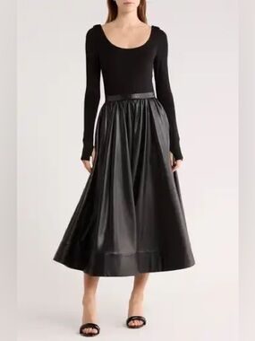 Alice + Olivia Chara Scoop Neck Midi Dress in Black